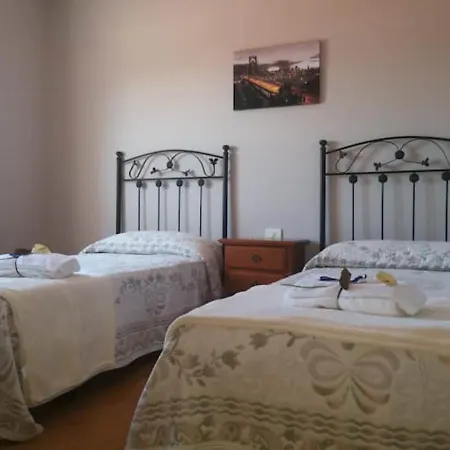 House - 4 Bedrooms - 09495 *