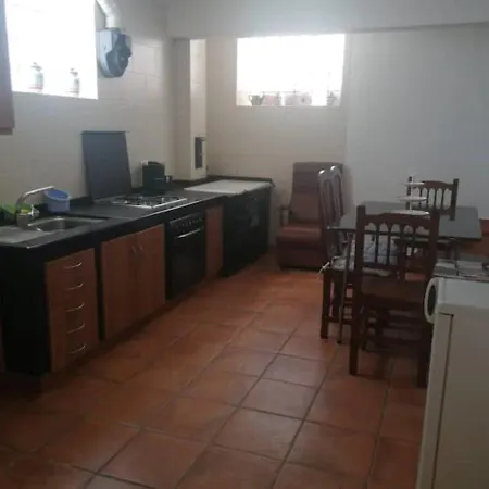 House - 4 Bedrooms - 09495 *