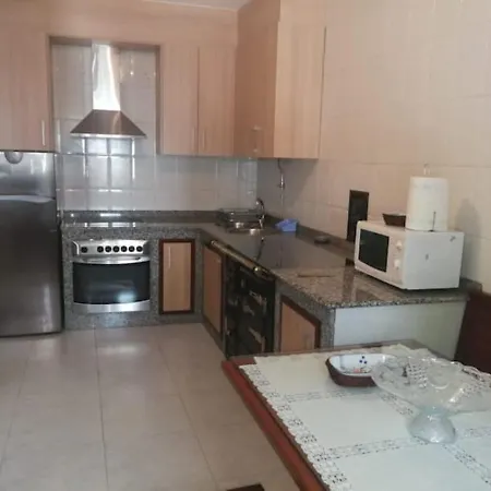 House - 4 Bedrooms - 09495 * Outes