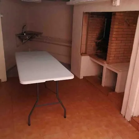 House - 4 Bedrooms - 09495 Outes